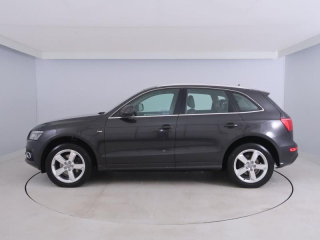 Audi Q5  3.0 TDI S line