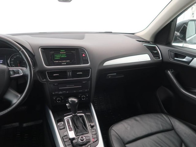 Audi Q5  3.0 TDI S line
