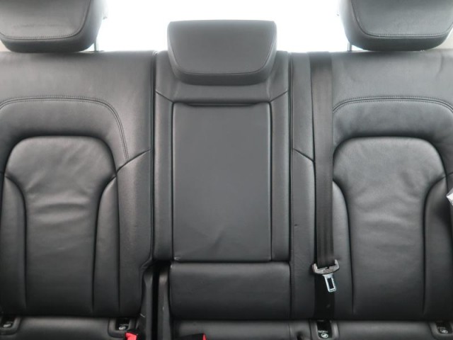 Audi Q5  3.0 TDI S line