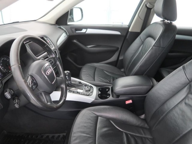Audi Q5  3.0 TDI S line