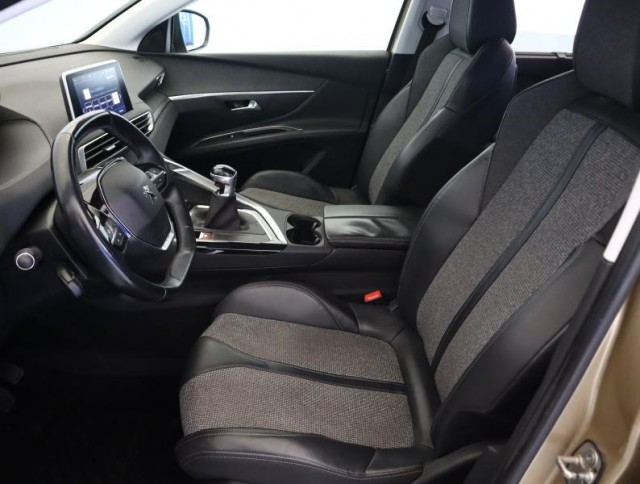 Peugeot 5008  PureTech 130 Allure