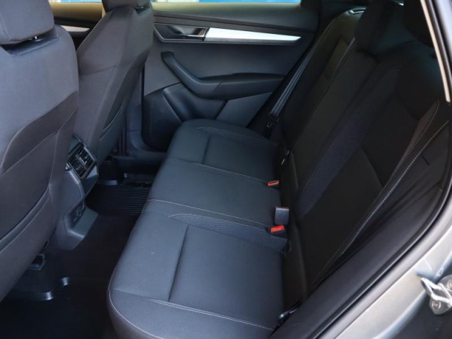 Škoda Karoq  1.5 TSI Fresh