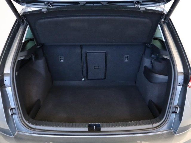 Škoda Karoq  1.5 TSI Fresh