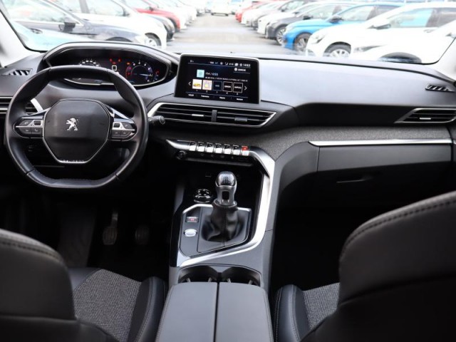 Peugeot 3008  1.2 PureTech 