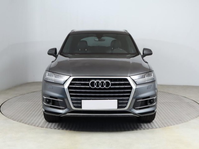 Audi Q7  3.0 TDI S-Line
