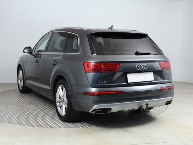 Audi Q7  3.0 TDI S-Line