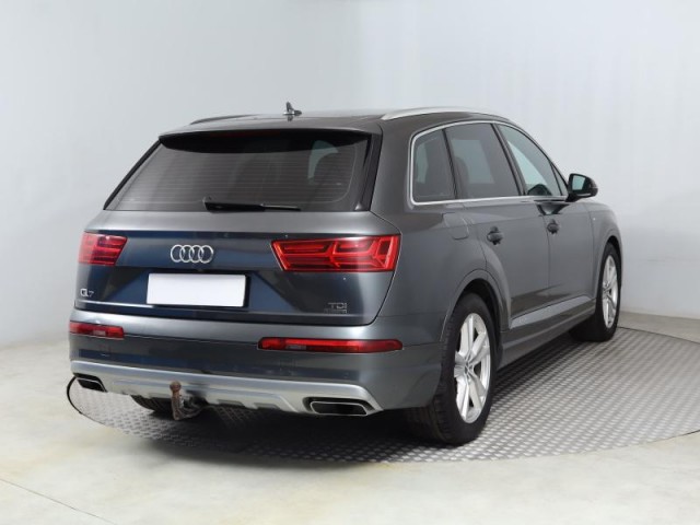 Audi Q7  3.0 TDI S-Line