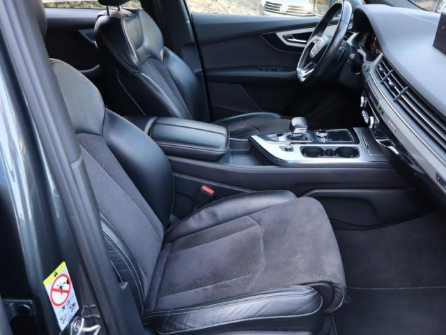 Audi Q7  3.0 TDI S-Line