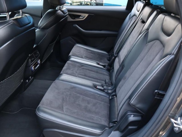 Audi Q7  3.0 TDI S-Line
