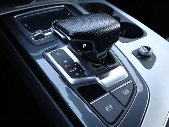 Audi Q7  3.0 TDI S-Line