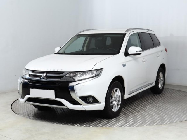 Mitsubishi Outlander  2.0 PHEV 