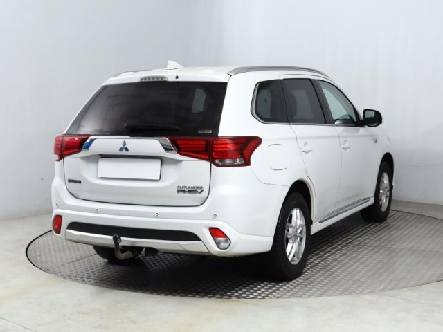 Mitsubishi Outlander  2.0 PHEV 