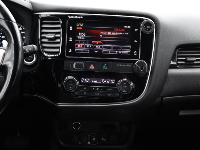 Mitsubishi Outlander  2.0 PHEV 