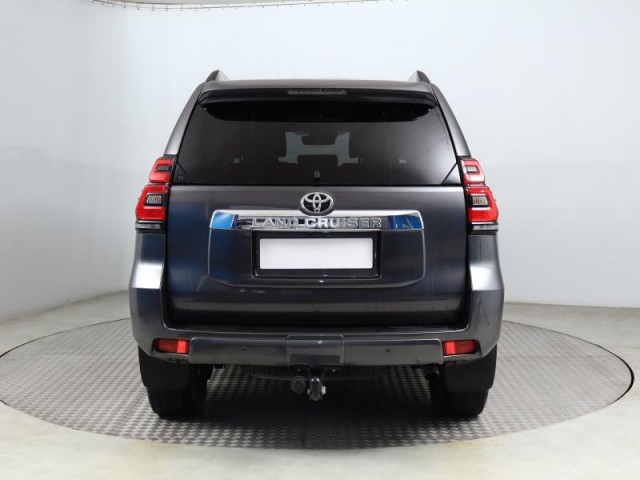 Toyota Land Cruiser  2.8 D-4D 