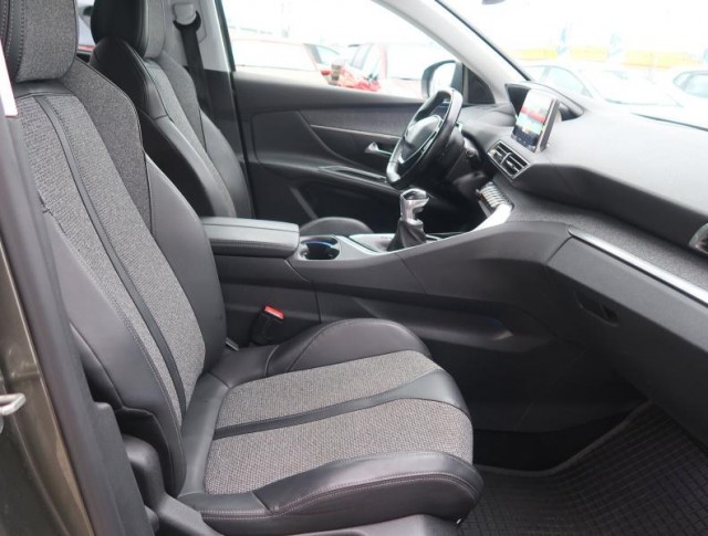 Peugeot 5008  PureTech 130 