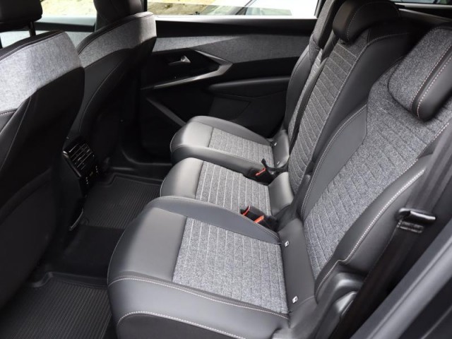 Peugeot 5008  PureTech 130 