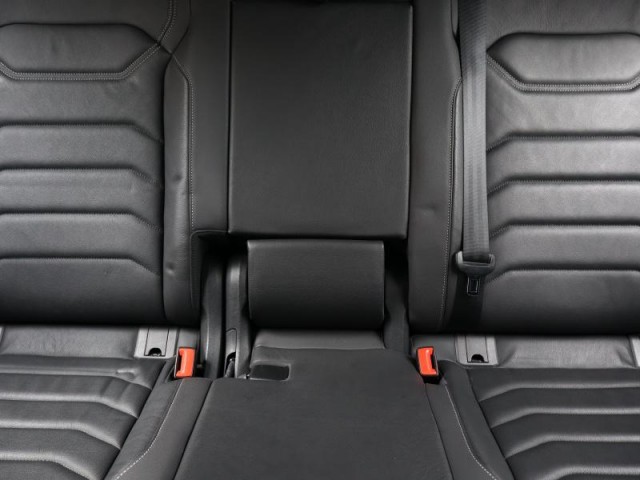 Volkswagen Touareg  3.0 TDI R-Line