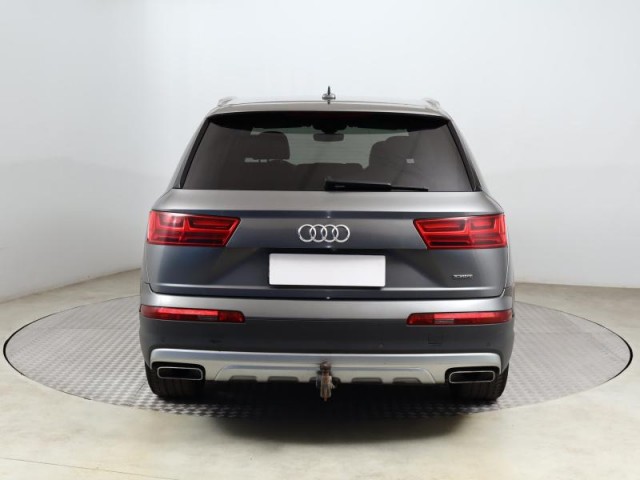 Audi Q7  3.0 TDI 