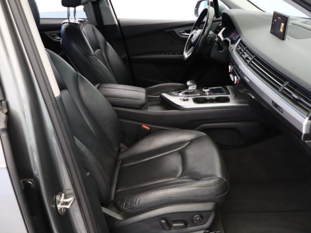 Audi Q7  3.0 TDI 