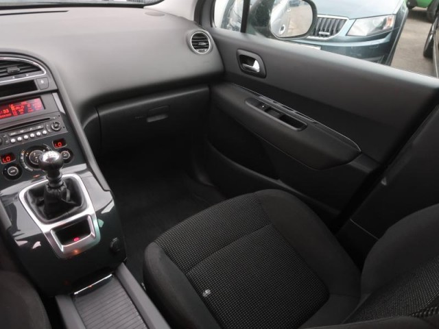 Peugeot 5008  1.6 BlueHDi 