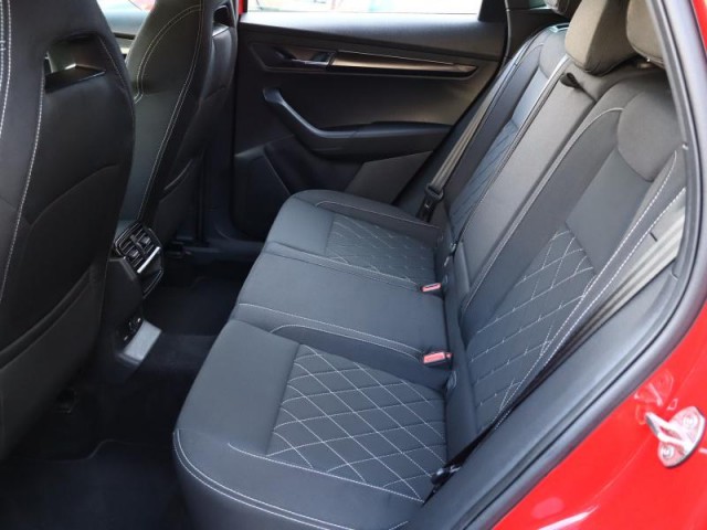 Škoda Karoq  1.5 TSI Sportline