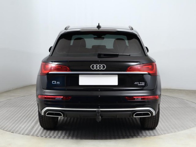 Audi Q5  40 TDI S line