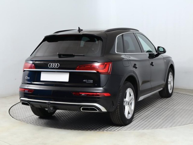 Audi Q5  40 TDI S line