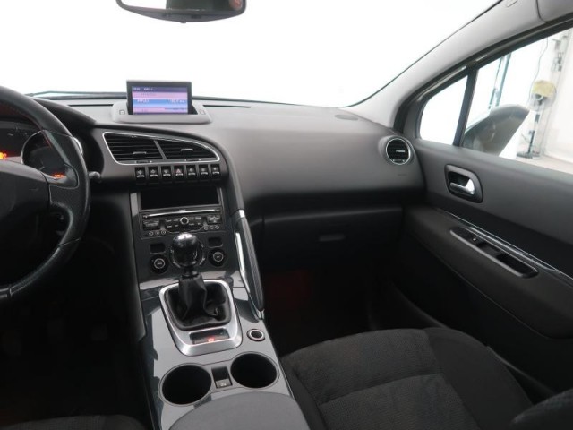 Peugeot 3008  1.6 HDi 
