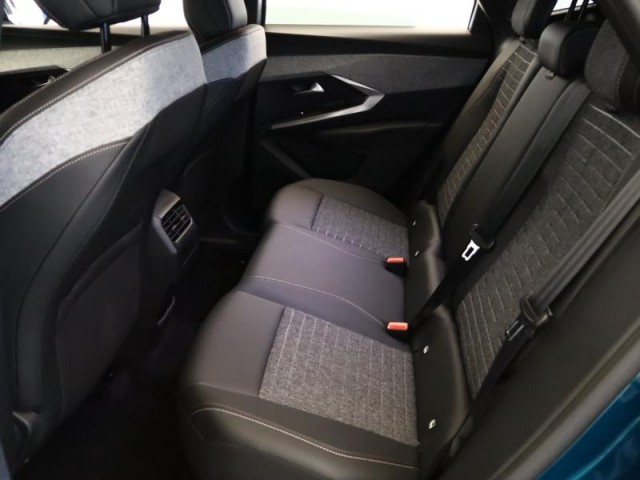 Peugeot 3008  1.2 MHEV 