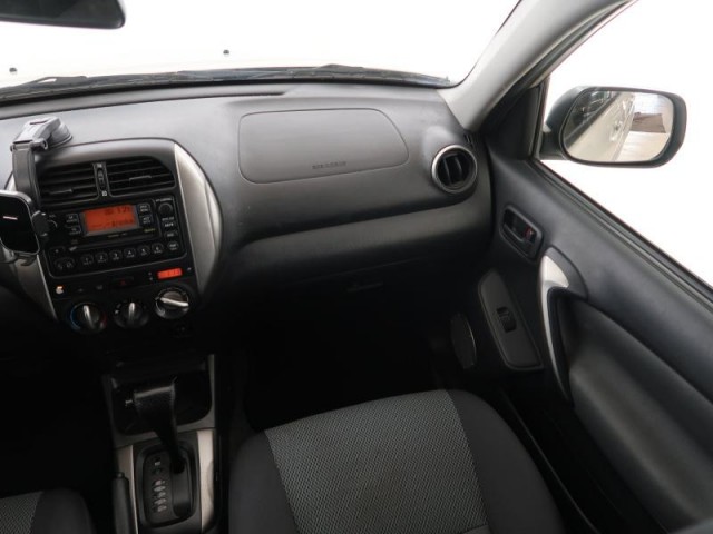 Toyota RAV 4  2.0 VVT-i 