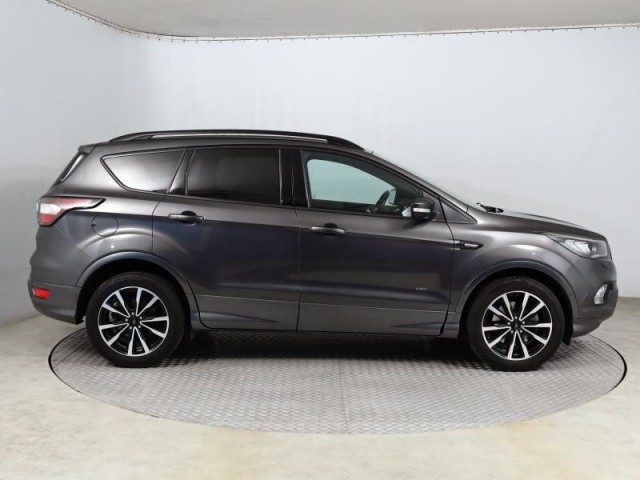 Ford Kuga  2.0 TDCi ST-Line