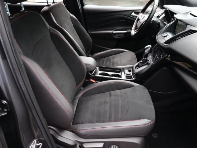 Ford Kuga  2.0 TDCi ST-Line