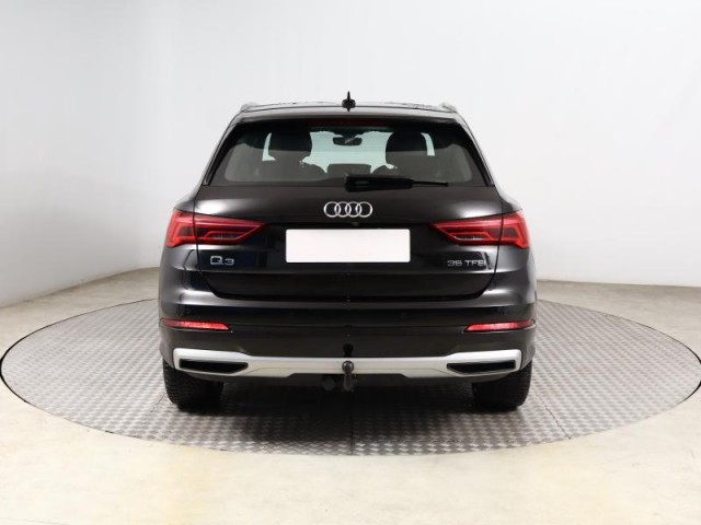 Audi Q3  35 TFSI S line