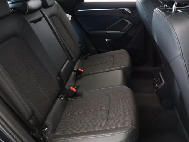 Audi Q3  35 TFSI S line