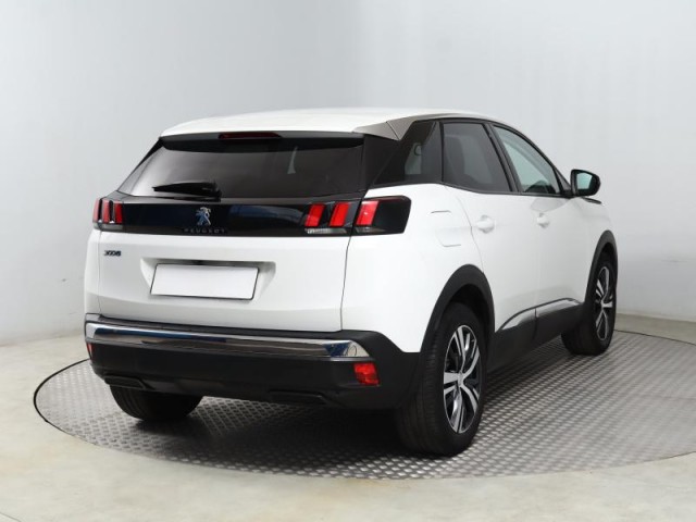 Peugeot 3008  1.2 PureTech Allure