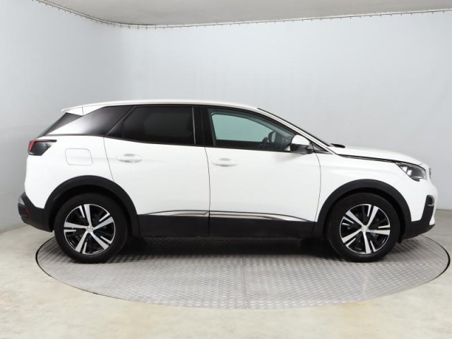Peugeot 3008  1.2 PureTech Allure