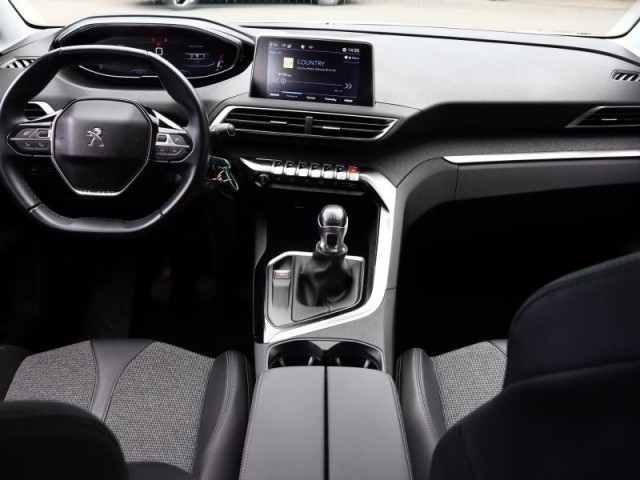 Peugeot 3008  1.2 PureTech Allure