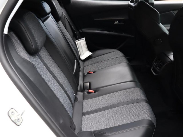 Peugeot 3008  1.2 PureTech Allure
