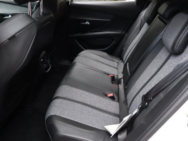 Peugeot 3008  1.2 PureTech Allure