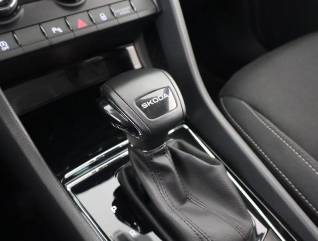 Škoda Karoq  1.5 TSI Fresh