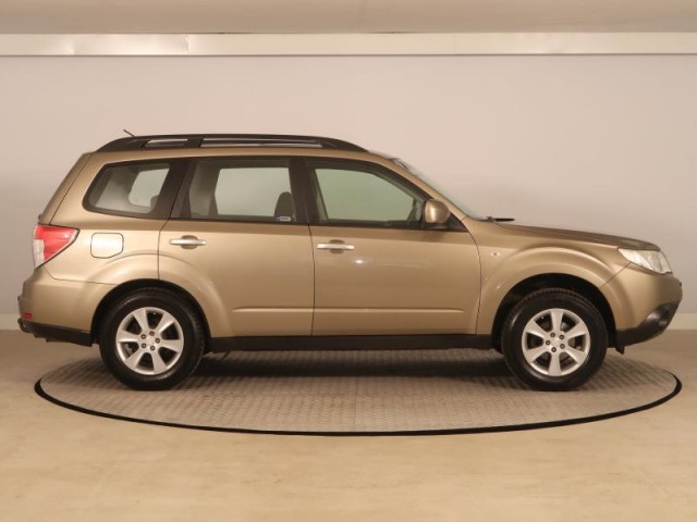 Subaru Forester  2.0 X 