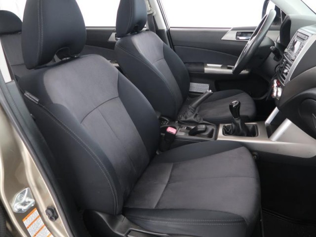 Subaru Forester  2.0 X 