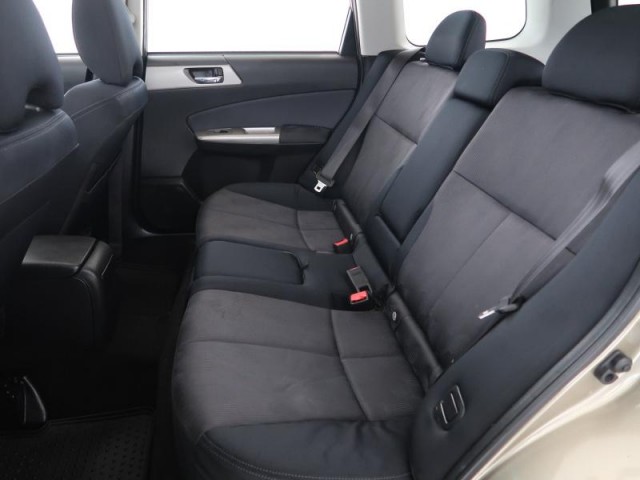 Subaru Forester  2.0 X 