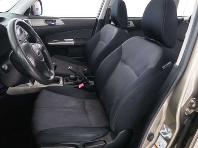 Subaru Forester  2.0 X 