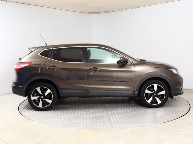 Nissan Qashqai  1.6 DIG-T N-Connecta