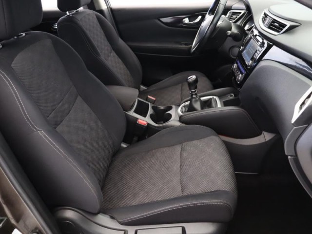 Nissan Qashqai  1.6 DIG-T N-Connecta