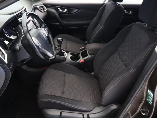 Nissan Qashqai  1.6 DIG-T N-Connecta