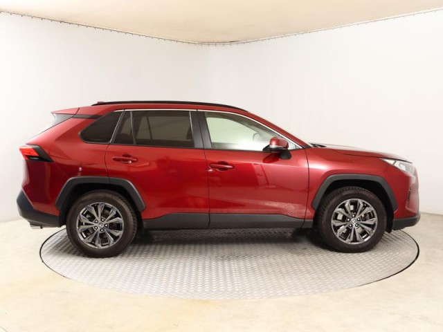 Toyota RAV 4  2.0 Valvematic 