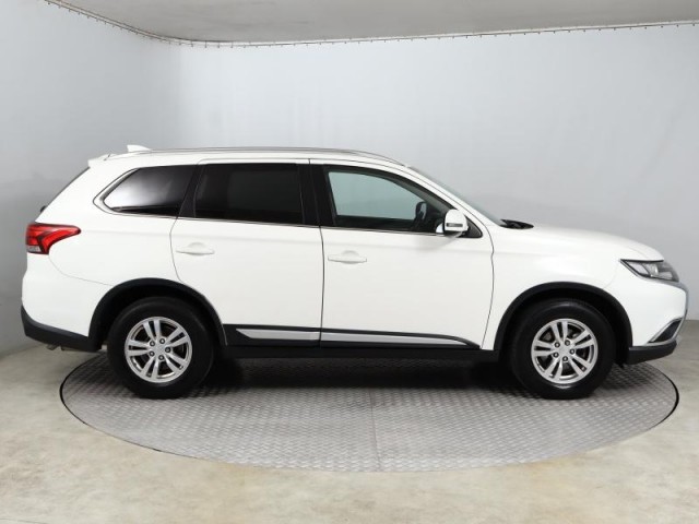 Mitsubishi Outlander  2.0 Intense