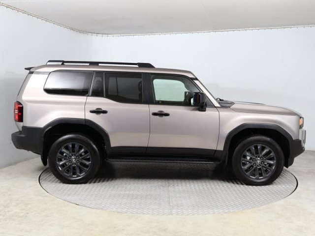 Toyota Land Cruiser  2.8 D-4D Executive